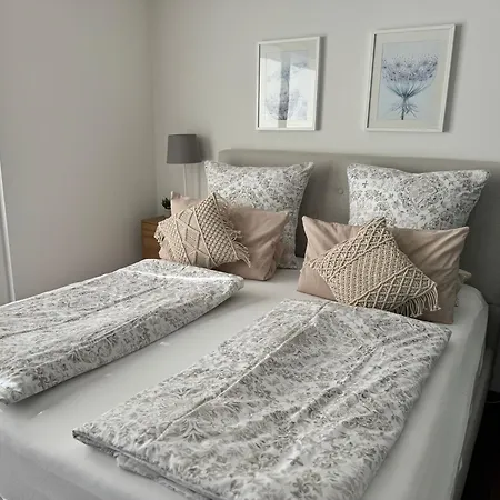 Penthouse Burgblick Mit Dachterrasse * 스타우펜임브라이스가우